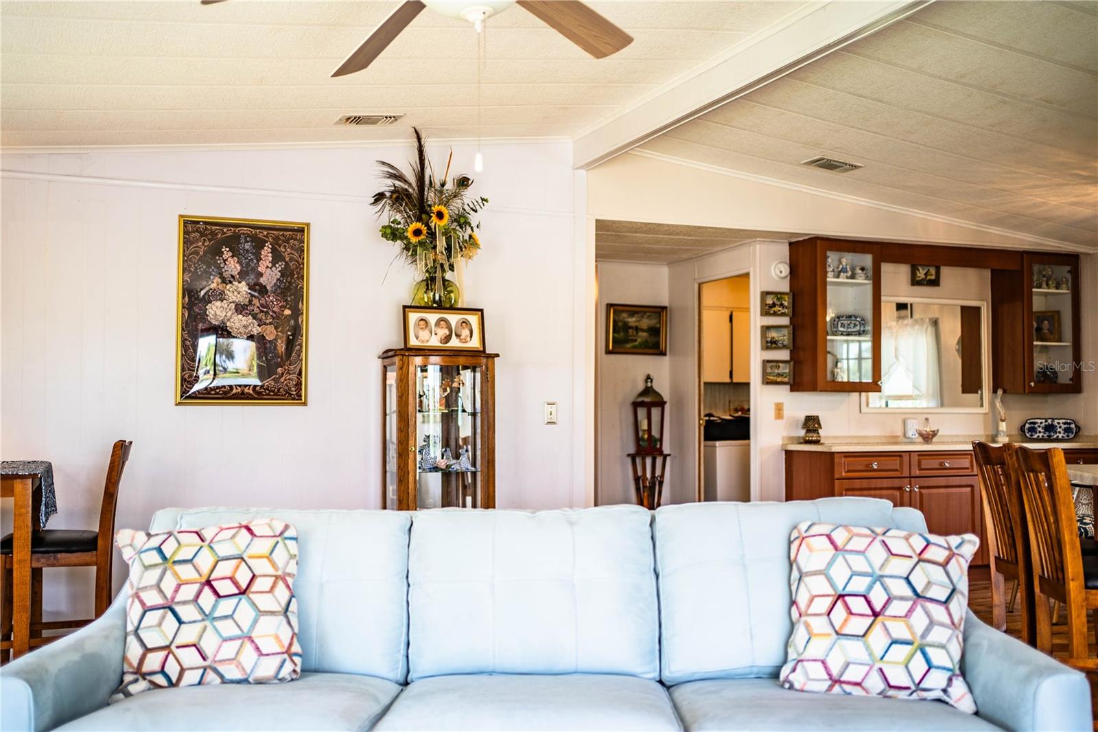 FLORAL LAKES - Residential