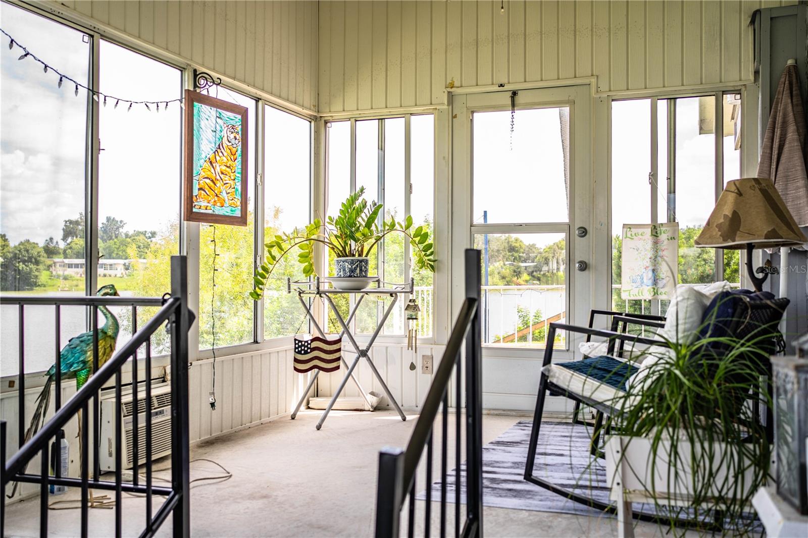 FLORAL LAKES - Residential