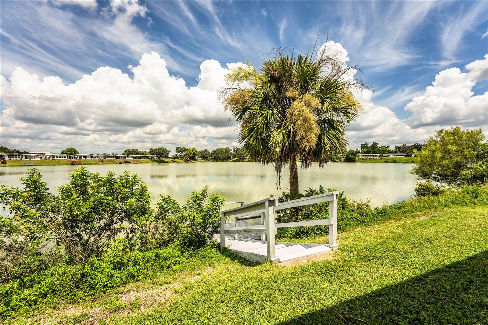 FLORAL LAKES - Residential
