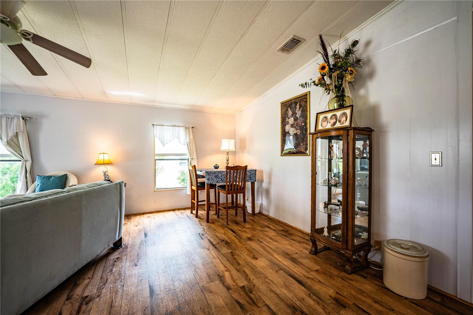 FLORAL LAKES - Residential