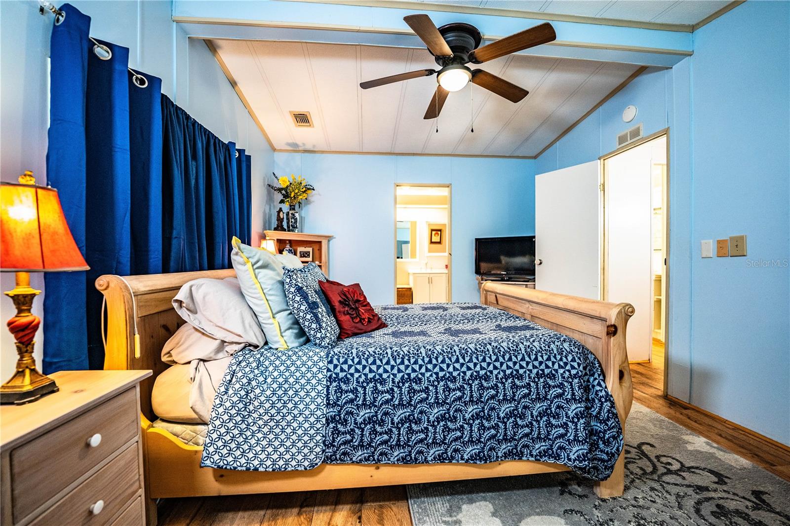FLORAL LAKES - Residential