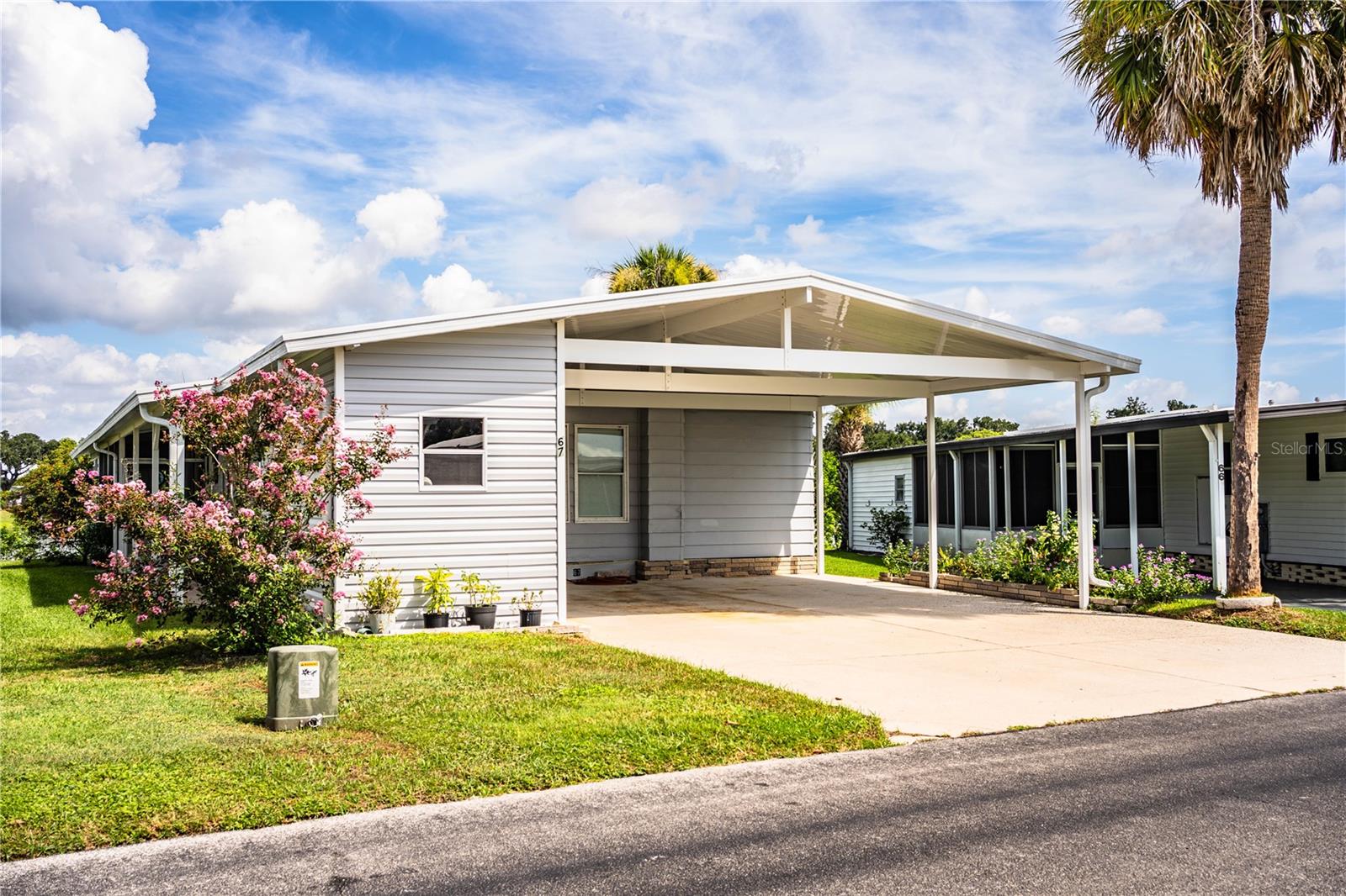 FLORAL LAKES - Residential