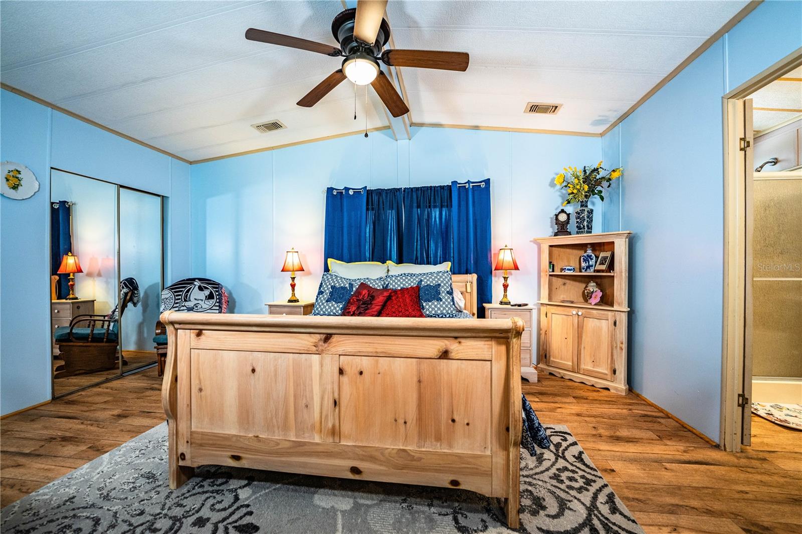 FLORAL LAKES - Residential