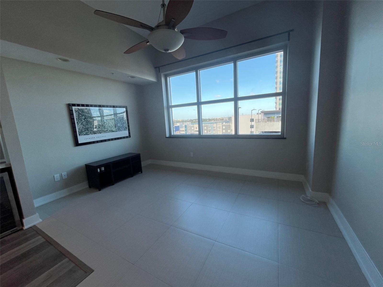 GRAND CENTRAL AT KENNEDY RESID - Residential Lease