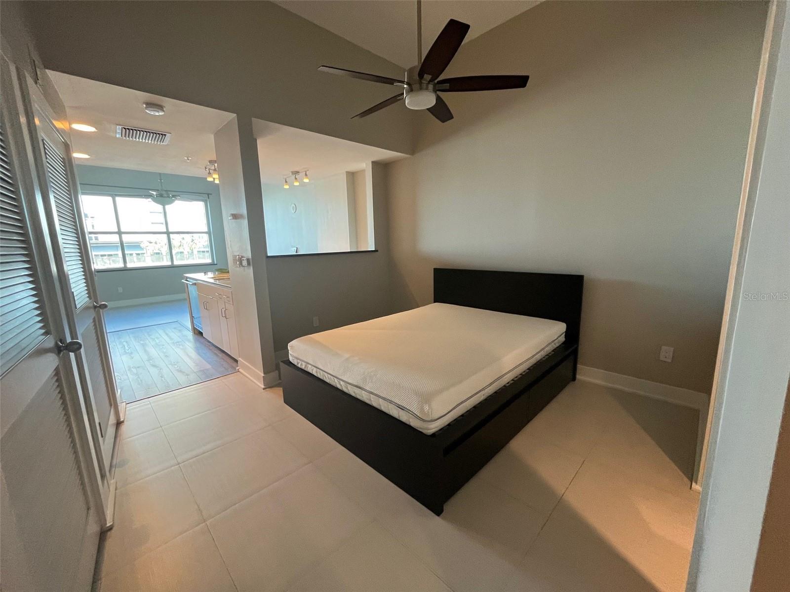 GRAND CENTRAL AT KENNEDY RESID - Residential Lease