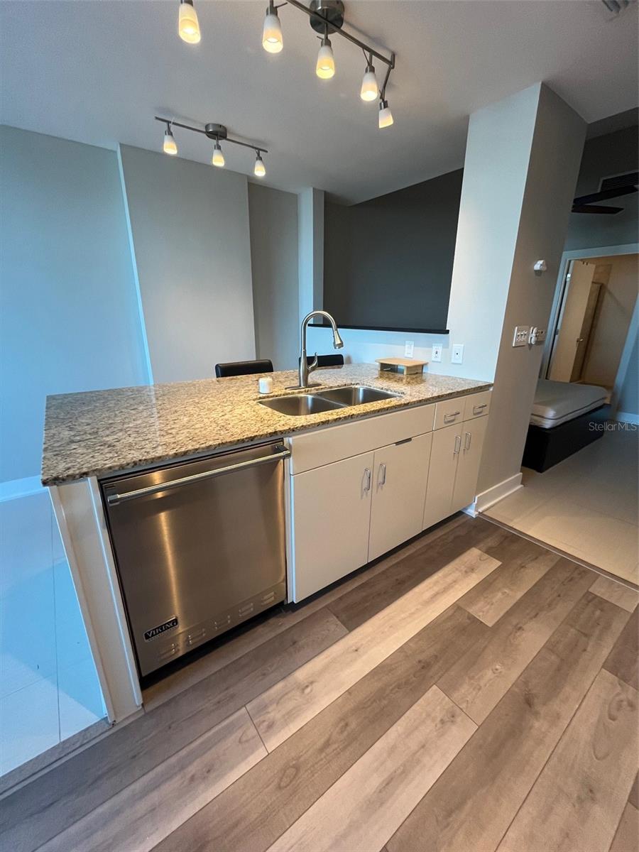 GRAND CENTRAL AT KENNEDY RESID - Residential Lease