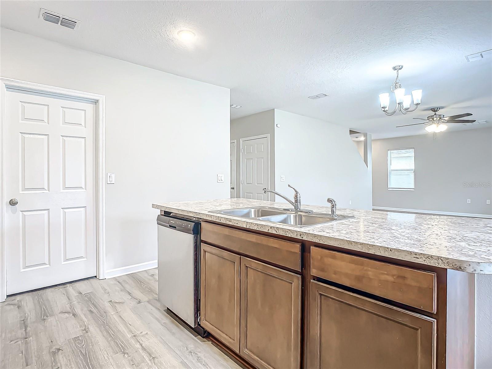 FOREST TRACE - Residential Lease