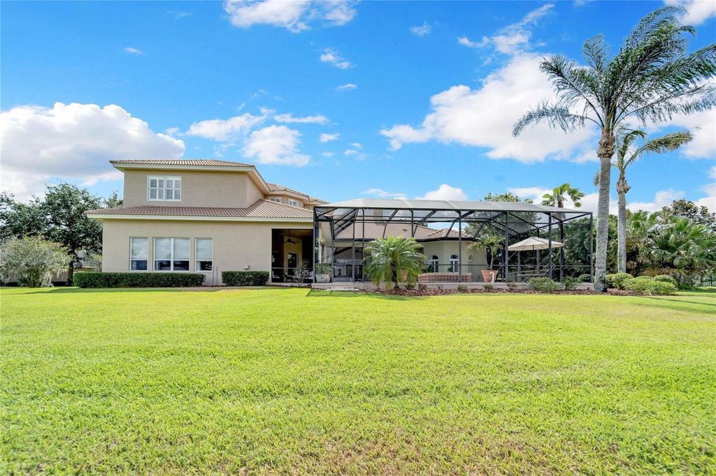 Photo of 15101 Kestrelglen Way, Lithia, FL 33547 (MLS # TB8474597)