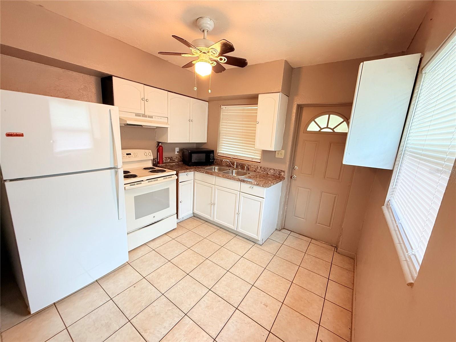 FRESCO PARK - Residential Lease
