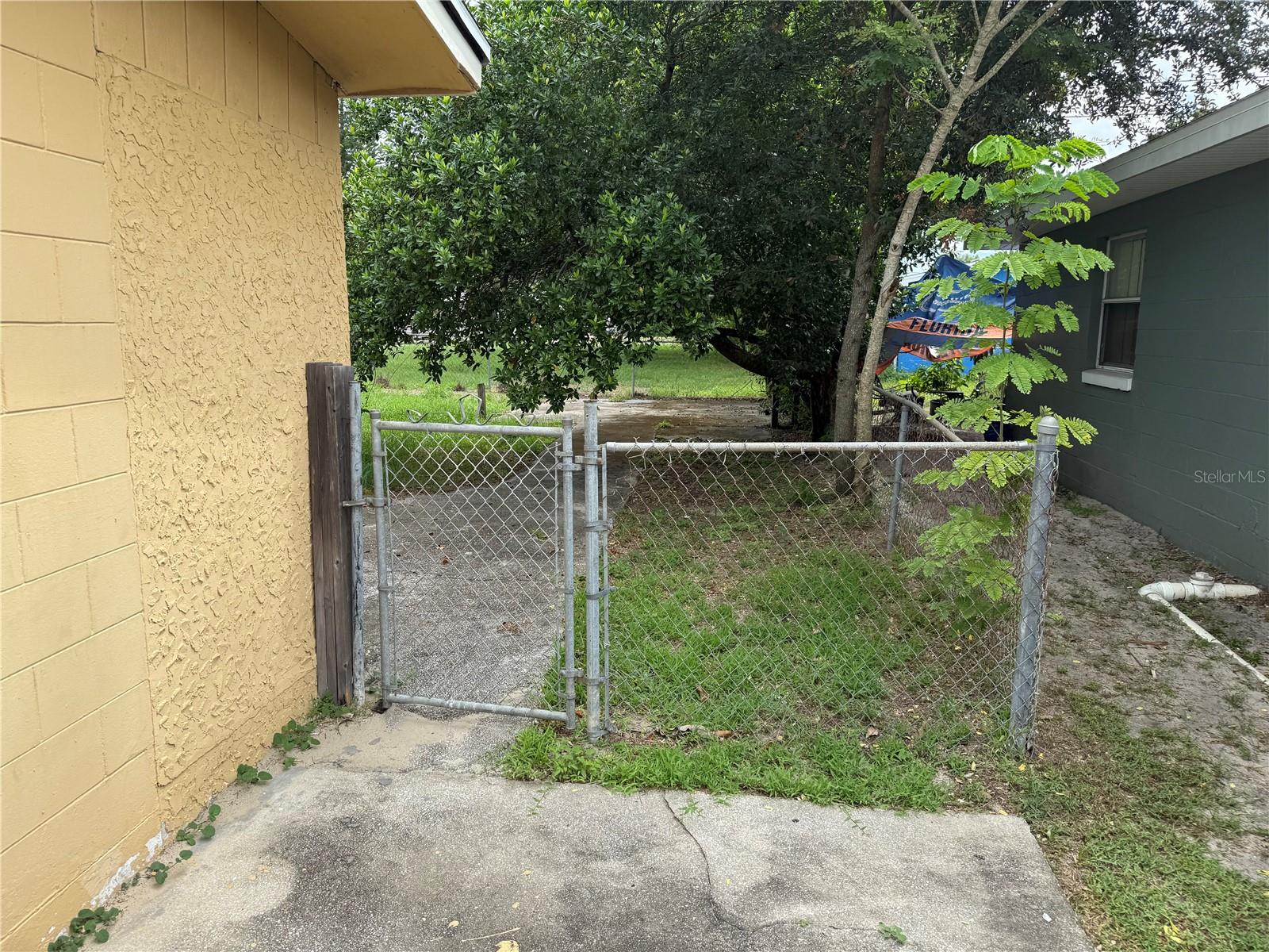 FRESCO PARK - Residential Lease