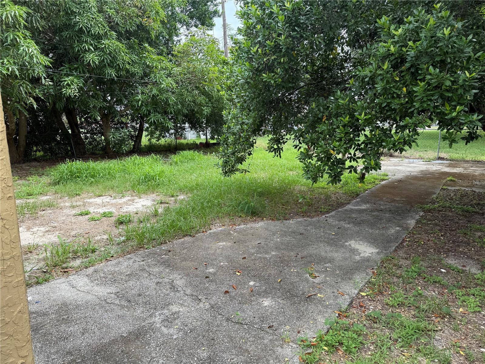 FRESCO PARK - Residential Lease