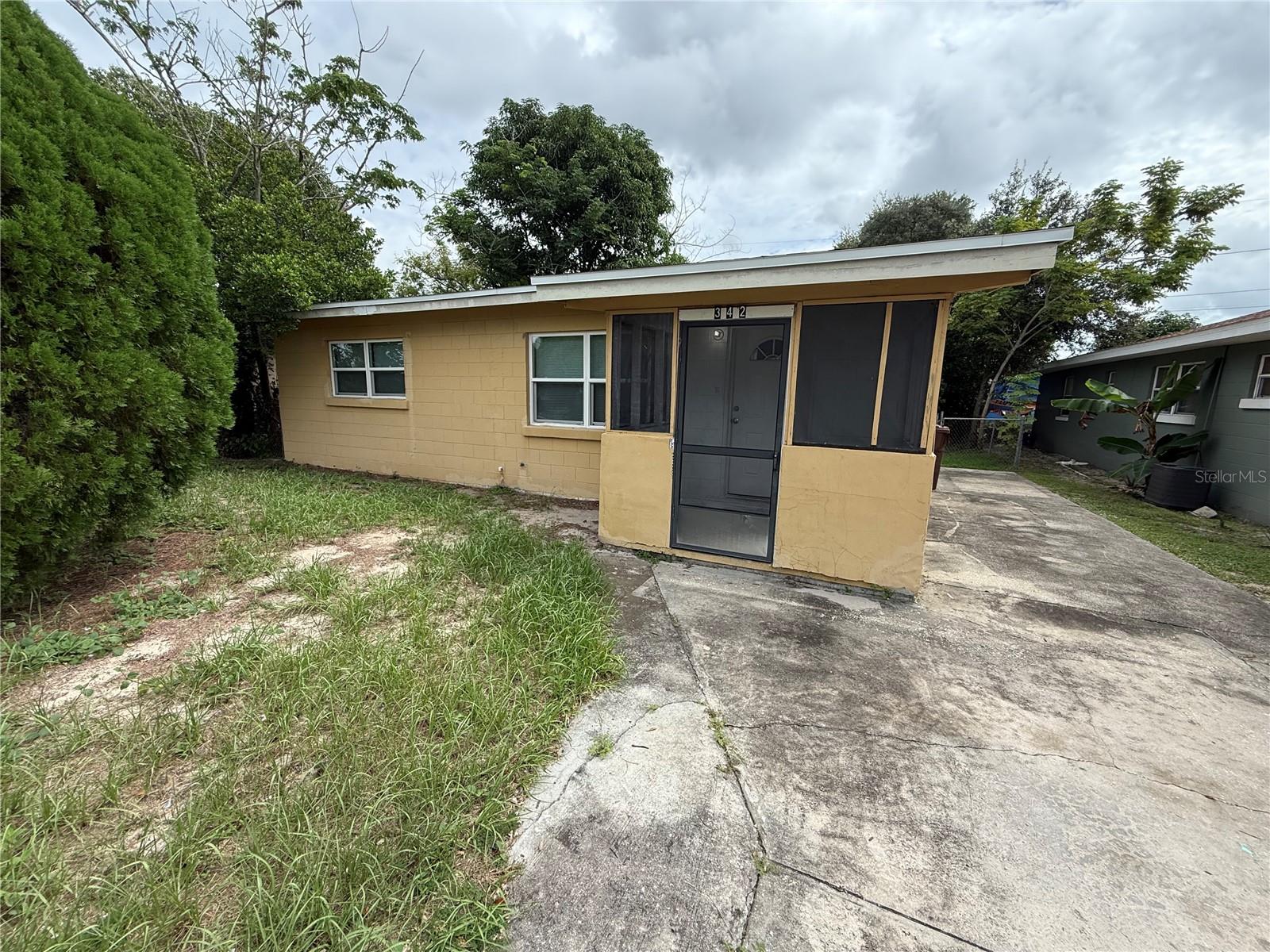 Affordable 2 Bedroom 1 Bathroom rental near hwy 27, Eagle Lake Mall and many restaurants. Fully fenced in with mango tree, spacious driveway, ceramic tile flooring throughout, No HOA , Block Home with new A/C & New windows making it very energy efficient. Schedule your appointment.