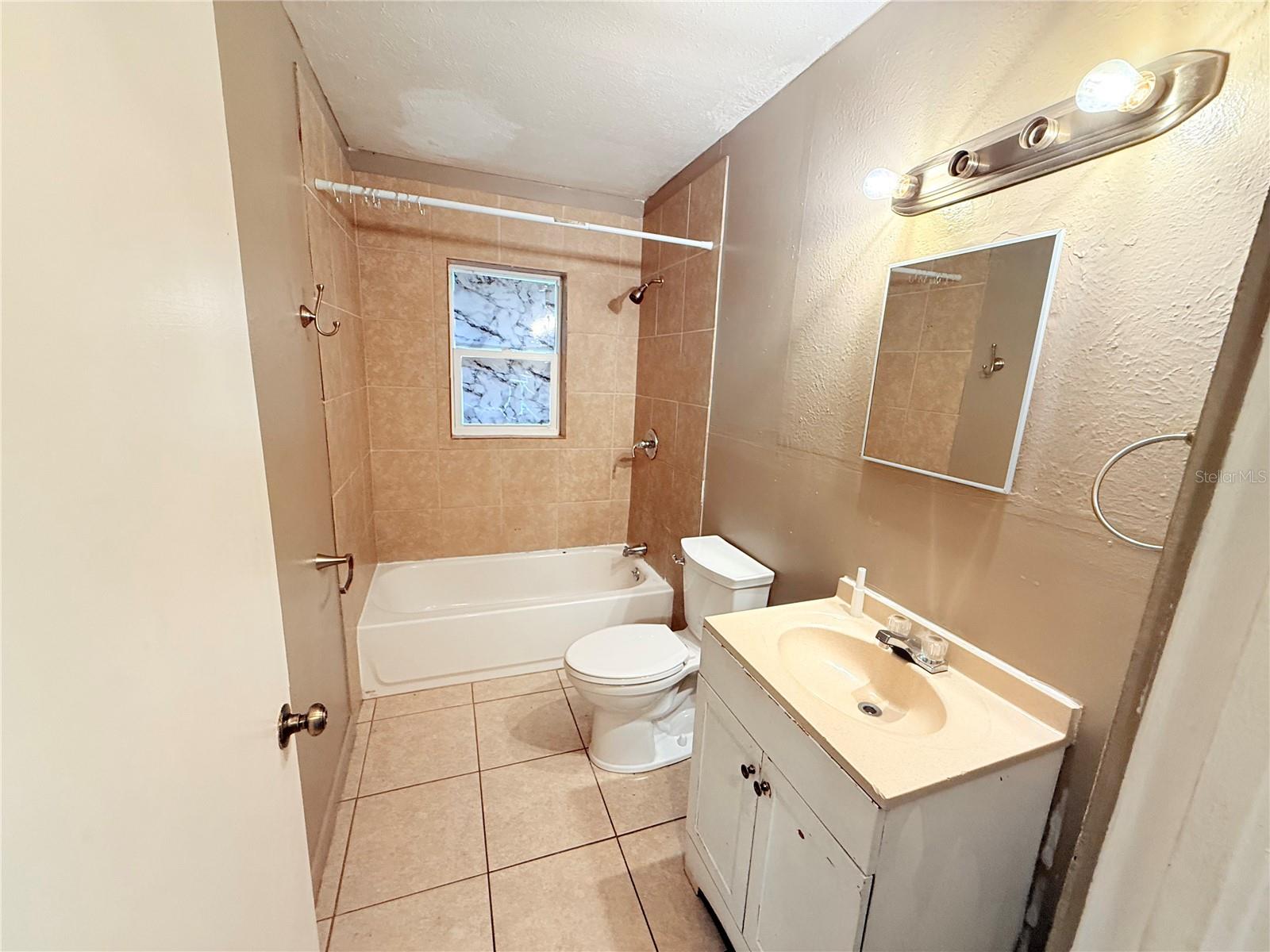 FRESCO PARK - Residential Lease