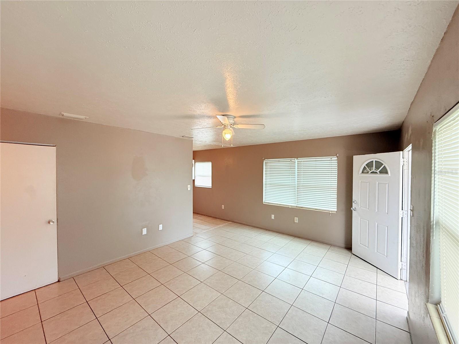FRESCO PARK - Residential Lease