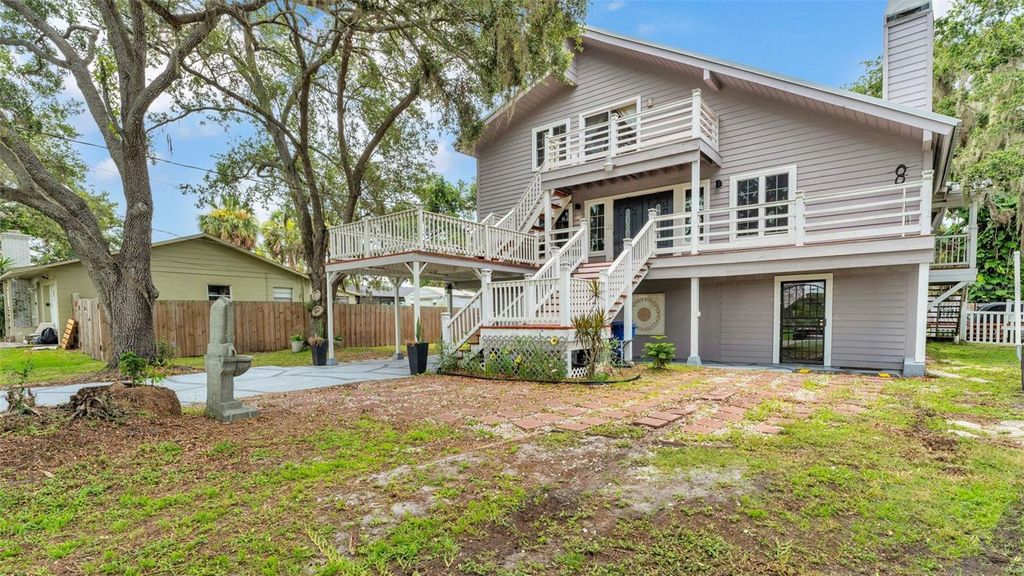 Photo of 9934 Peninsular Drive, Gibsonton, FL 33534 (MLS # L4954186)