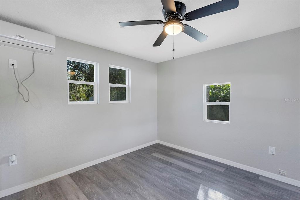 Photo of 805 Willow Avenue, Sanford, FL 32771 (MLS # O6387209)
