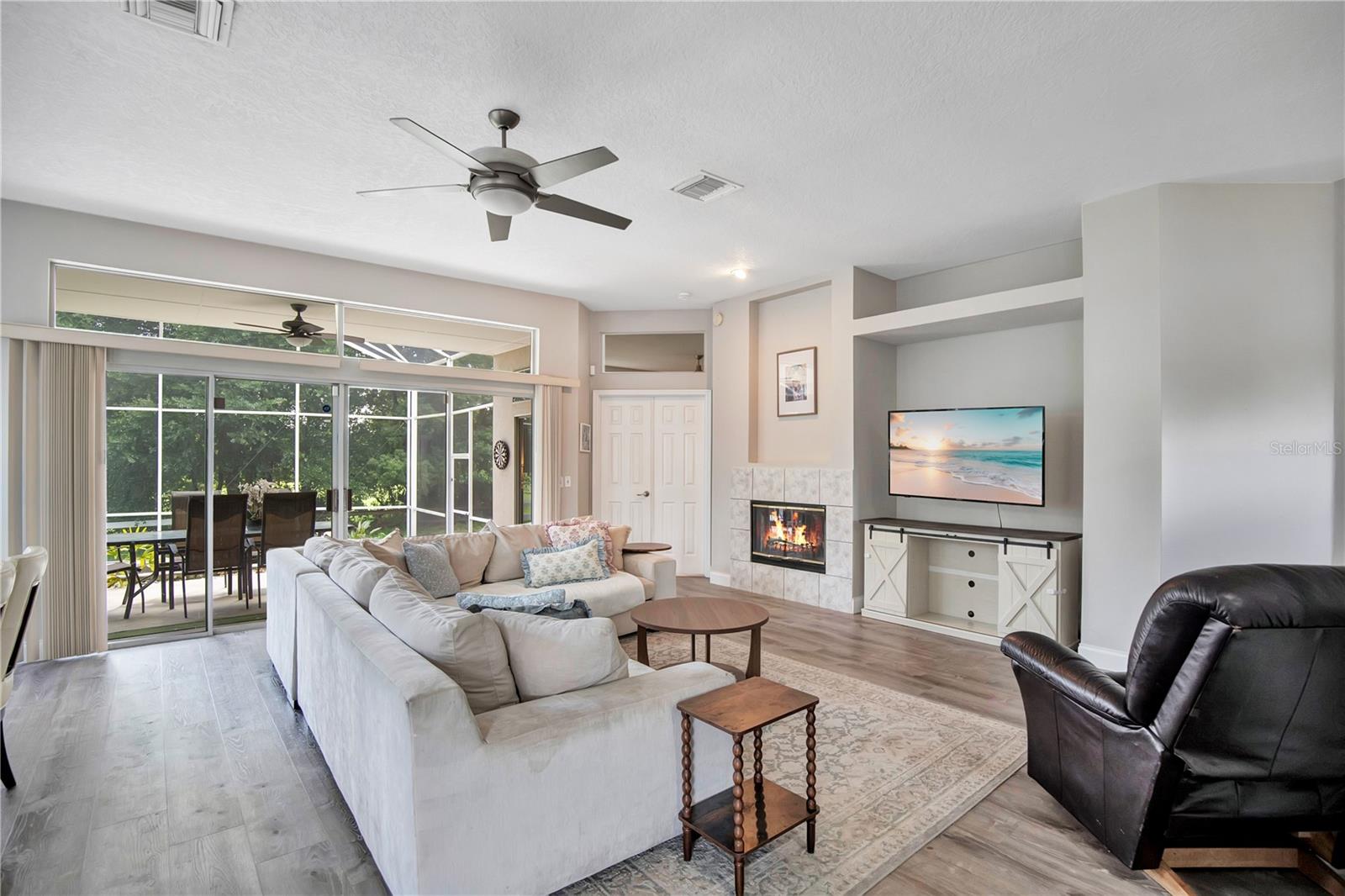 288 CHURCHILL DRIVE