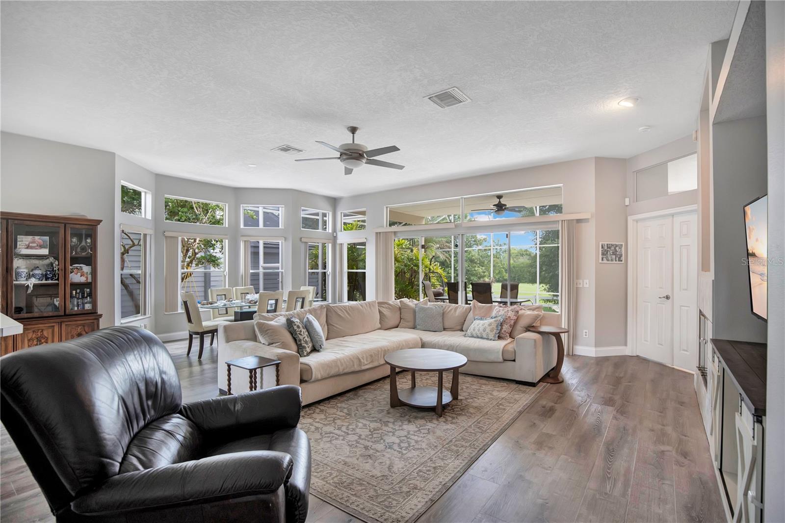 288 CHURCHILL DRIVE
