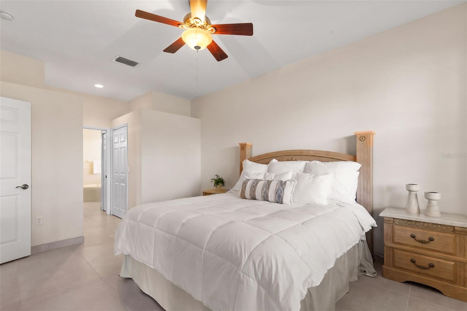 INDIGO RIDGE AT UNIVERSITY PLACE - Residential
