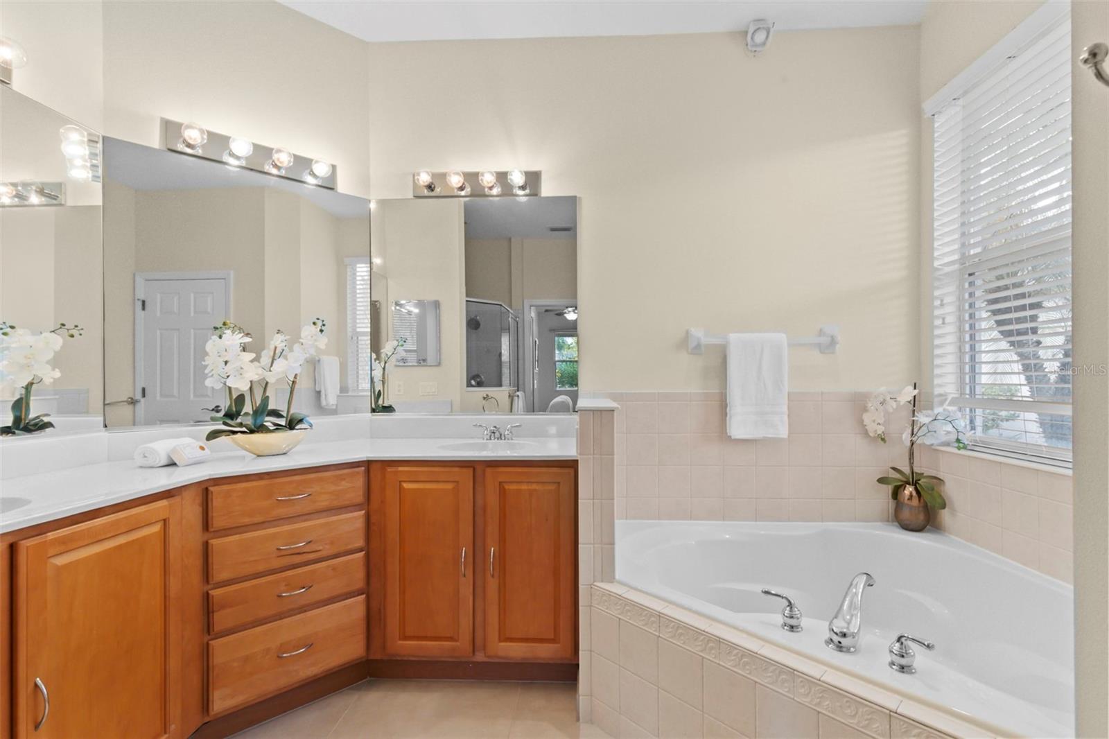 INDIGO RIDGE AT UNIVERSITY PLACE - Residential