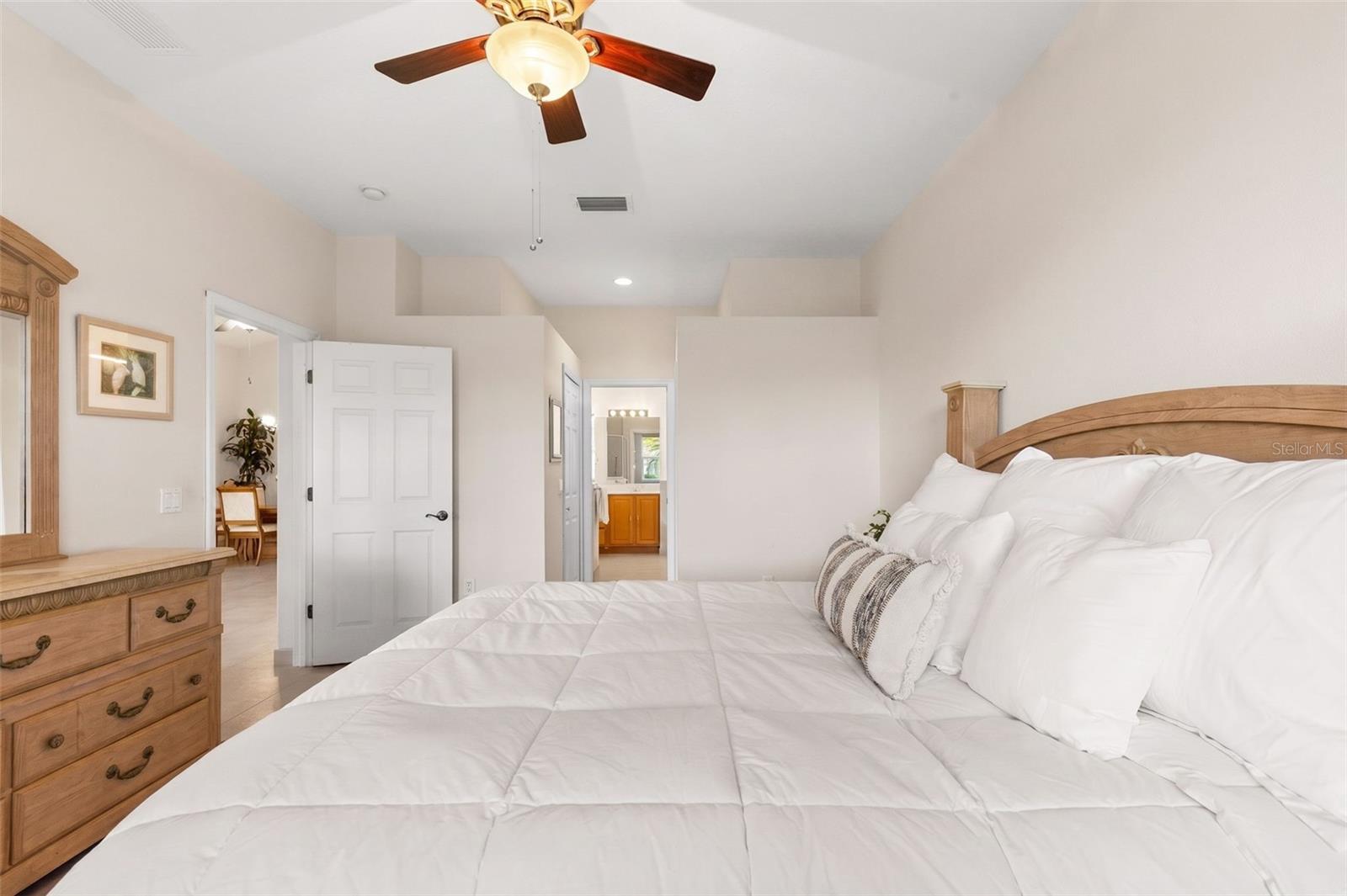 INDIGO RIDGE AT UNIVERSITY PLACE - Residential