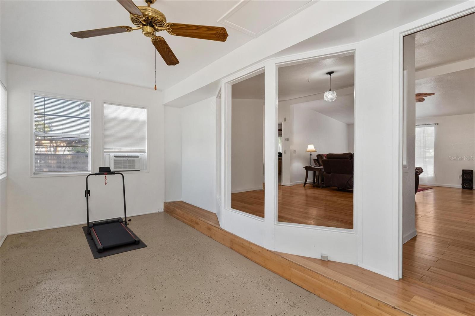 PARADISE ISLAND - Residential