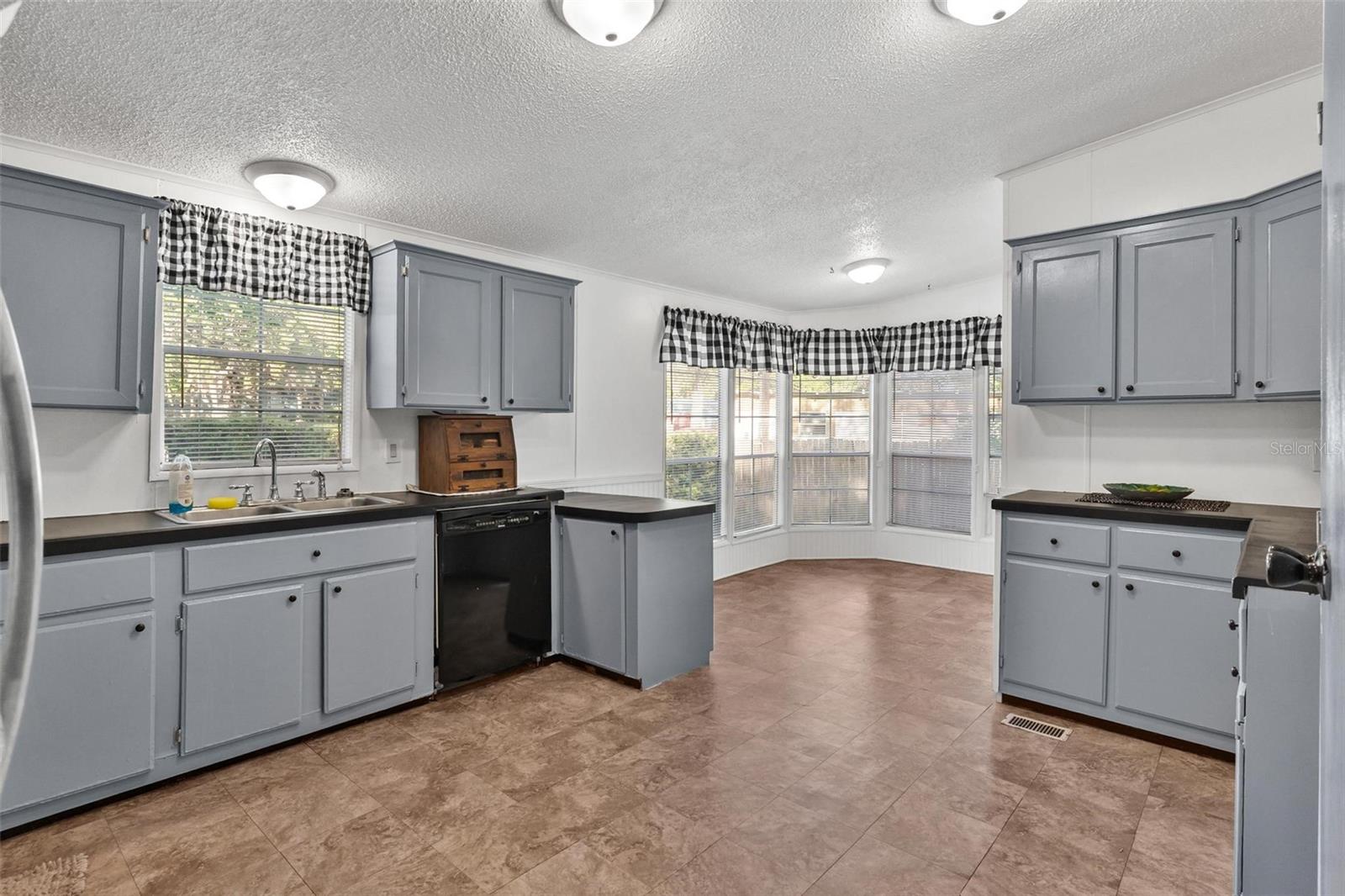 PARADISE ISLAND - Residential