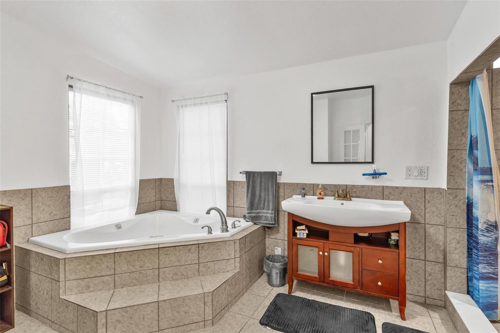 PARADISE ISLAND - Residential