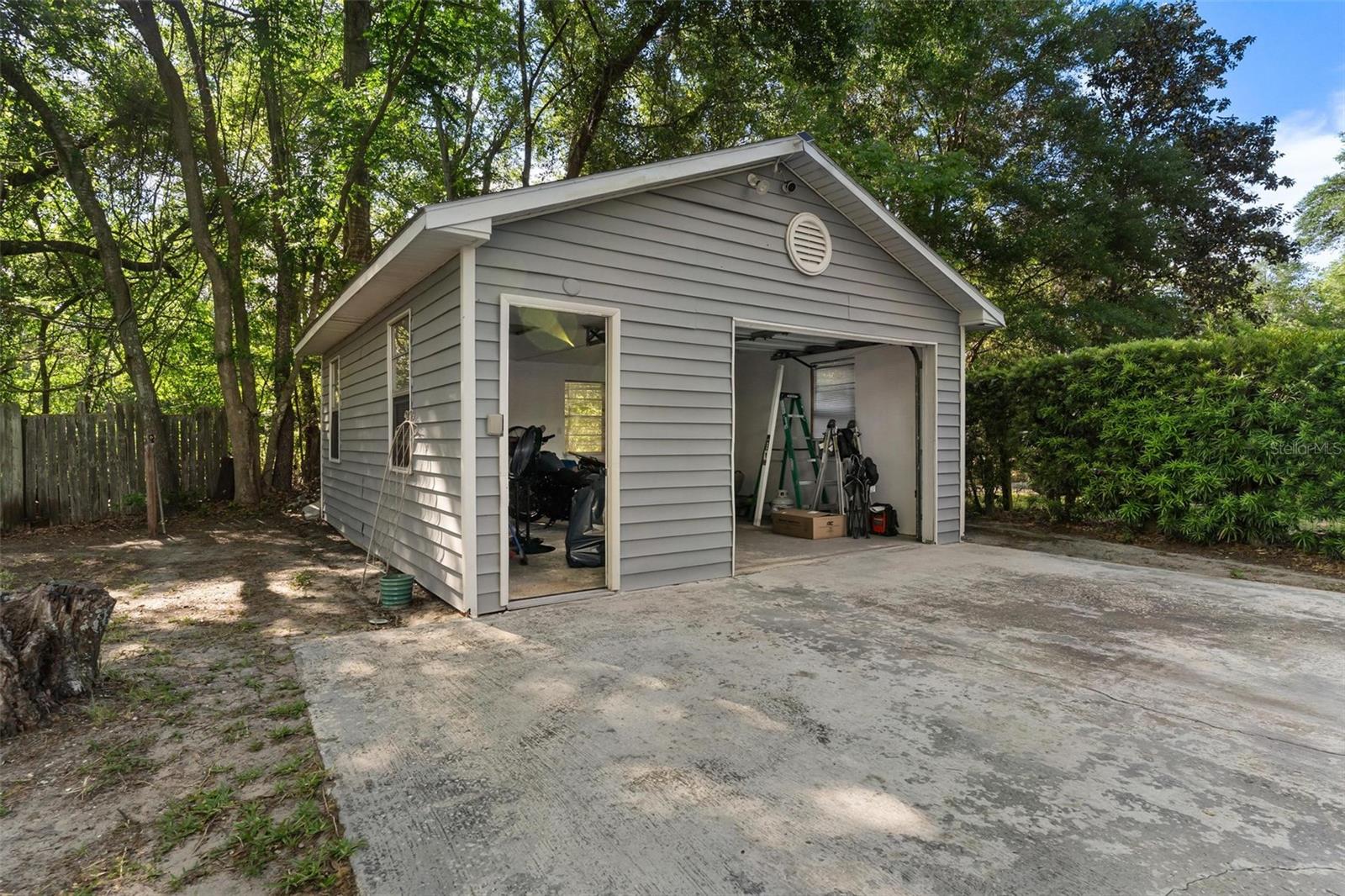 PARADISE ISLAND - Residential