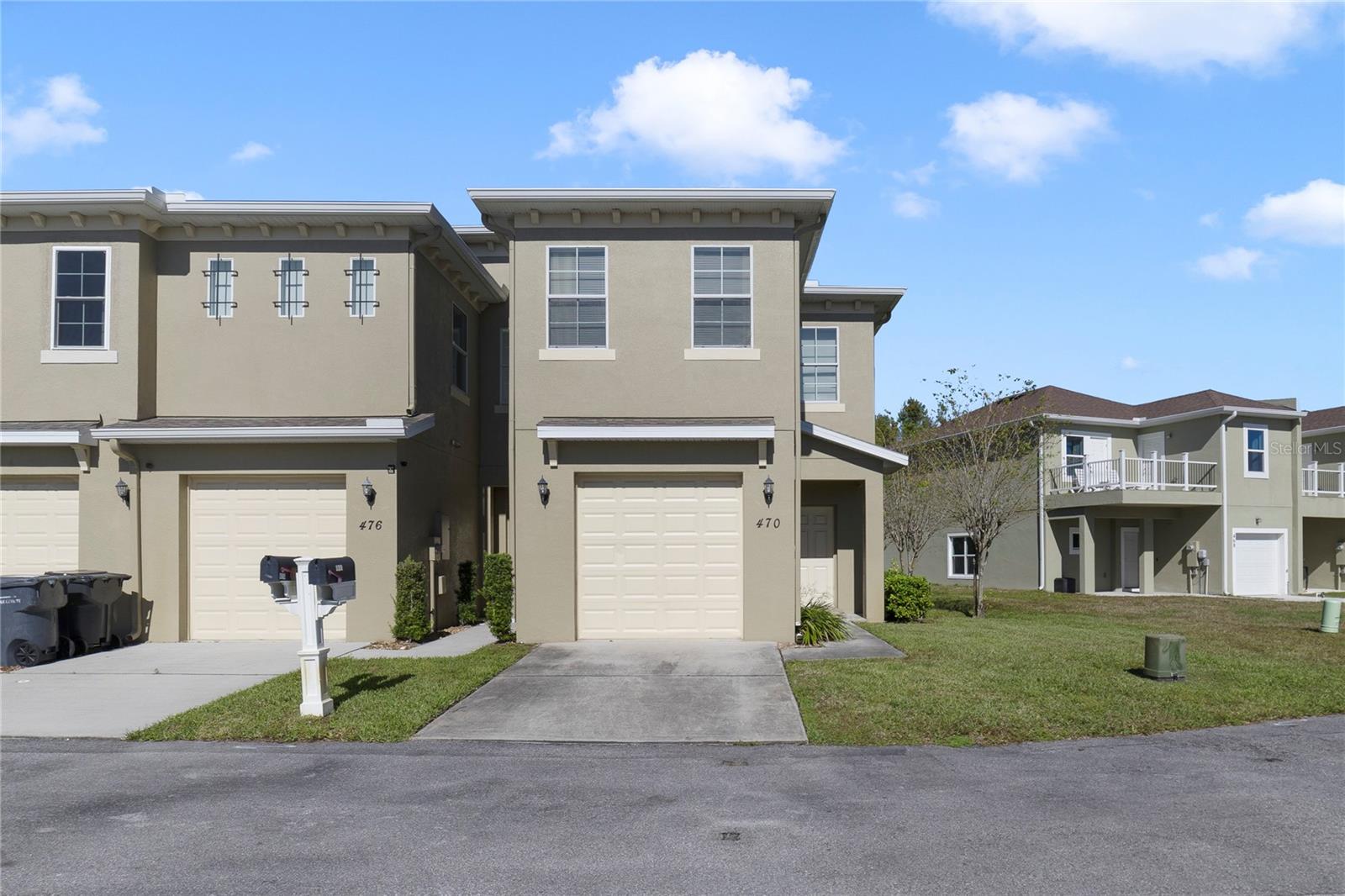 470 LAKE SHORE PARKWAY