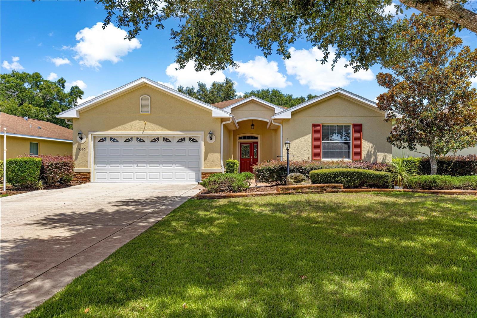 Welcome to this beautiful 3-bedroom, 2-bath home in the highly desirable On Top of the World golf community in Ocala! Perfectly positioned on a premium lot, this home boasts stunning views of two golf holes: the 1st tee of The Tortoise & The Hare and the 18th hole of The Links, all from your spacious screened-in patio, offering the perfect blend of relaxation and scenery. The heart of the home is the thoughtfully designed kitchen featuring granite countertops, a gas stove, and two sinks ideal for cooking and entertaining. Inside, the home offers a light-filled, open layout with generous living and dining areas, perfect for comfortable living or hosting guests. Enjoy a maintenance-free resort lifestyle with access to the countless amenities this award-winning 55+ community offers, including championship golf courses, fitness centers, swimming pools, clubs, and more. Don’t miss the chance to own this rare golf-view gem in one of Ocala’s premier active adult communities!