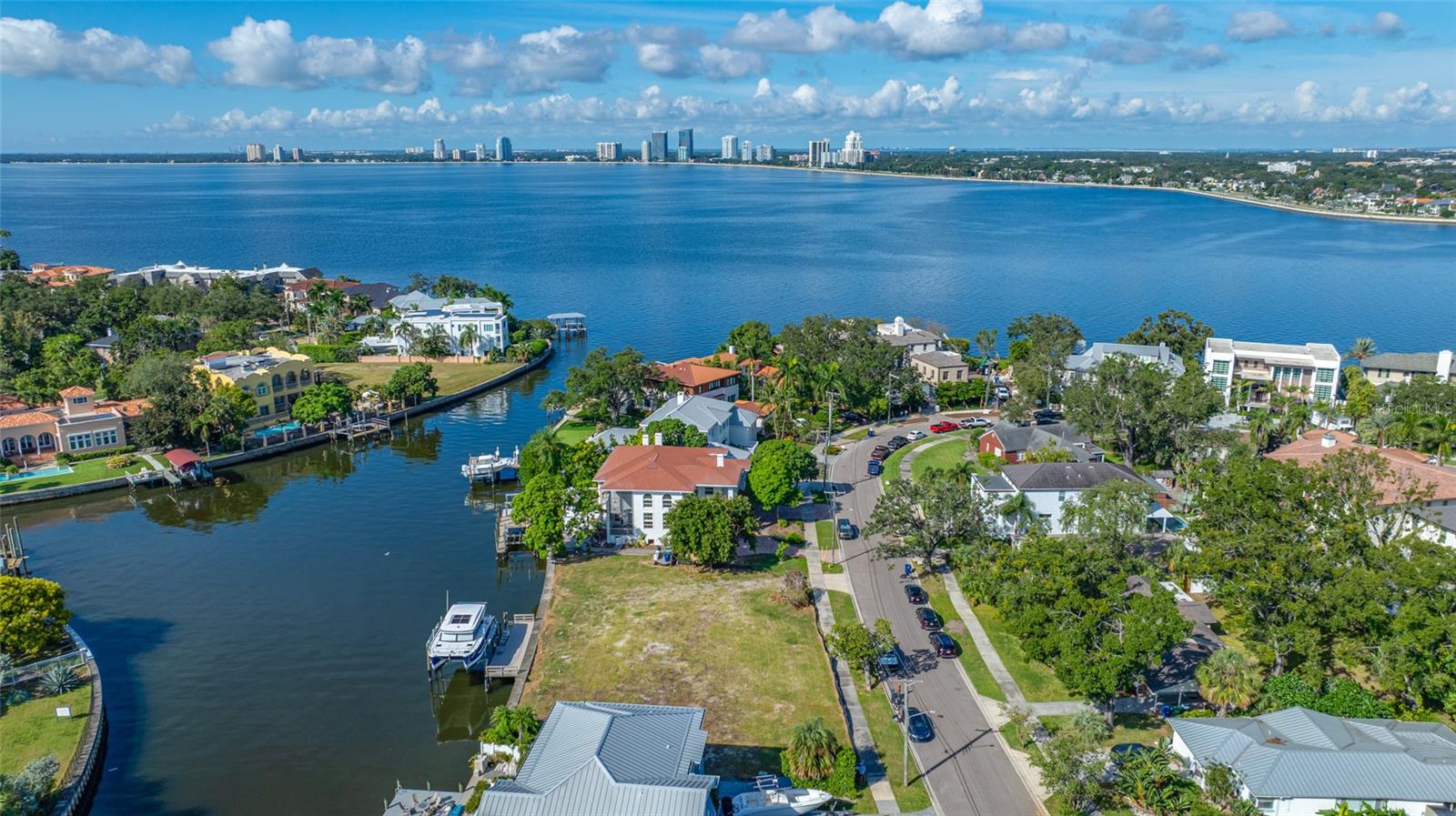 DAVIS ISLANDS PB10 PG52 TO 57 - Residential