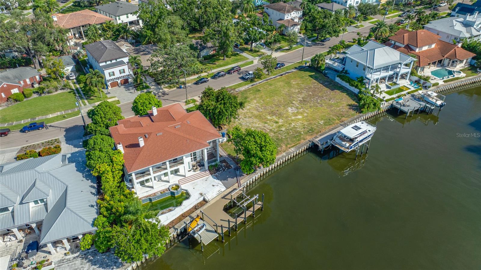 DAVIS ISLANDS PB10 PG52 TO 57 - Residential