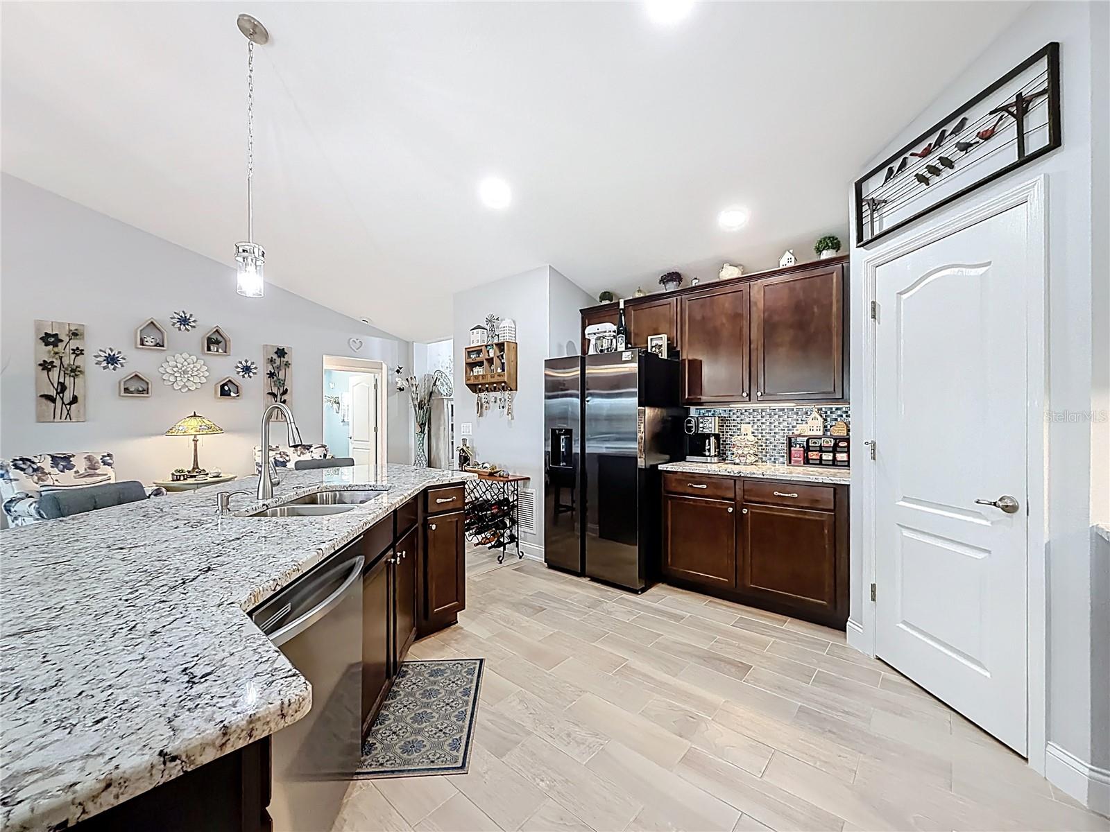 MEADOW GLENN UN #1 - Residential