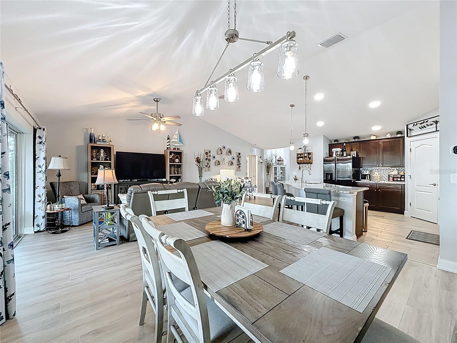 MEADOW GLENN UN #1 - Residential