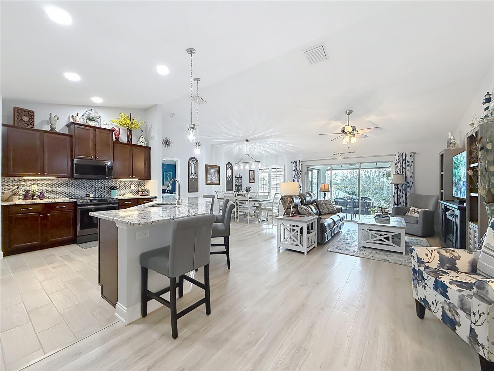 MEADOW GLENN UN #1 - Residential