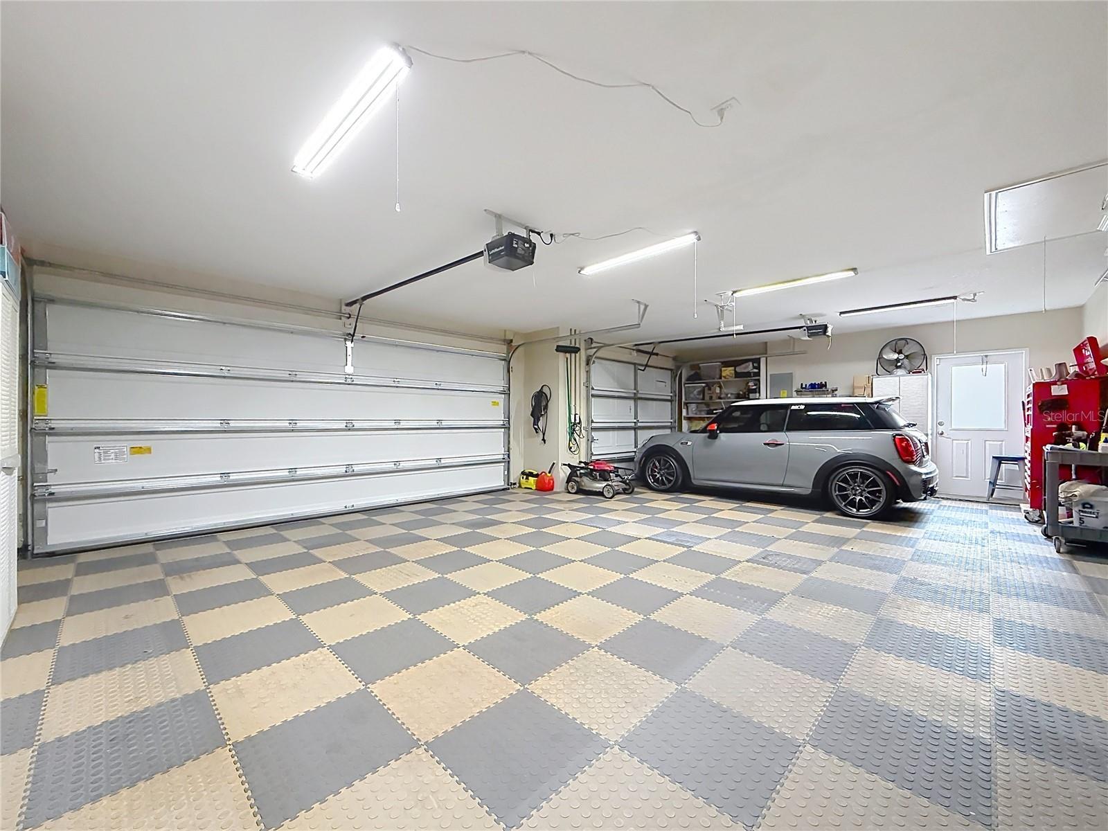 MEADOW GLENN UN #1 - Residential