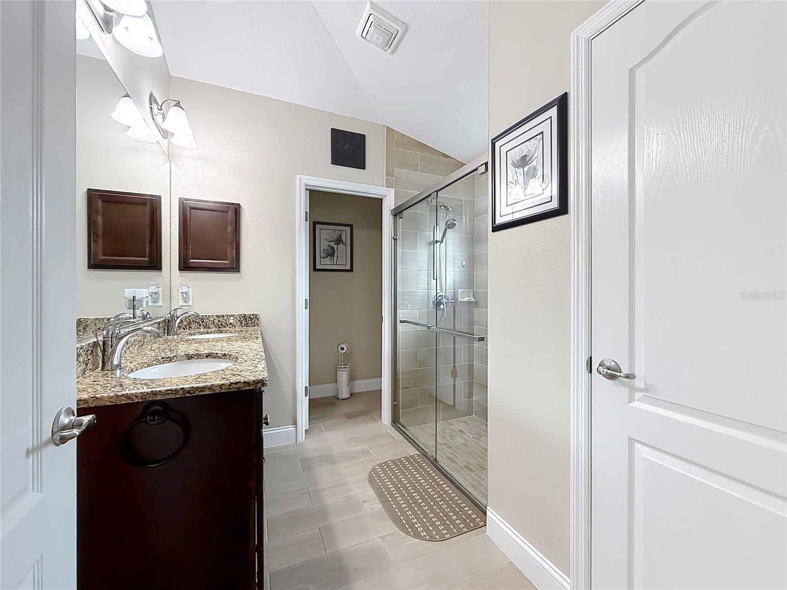 MEADOW GLENN UN #1 - Residential