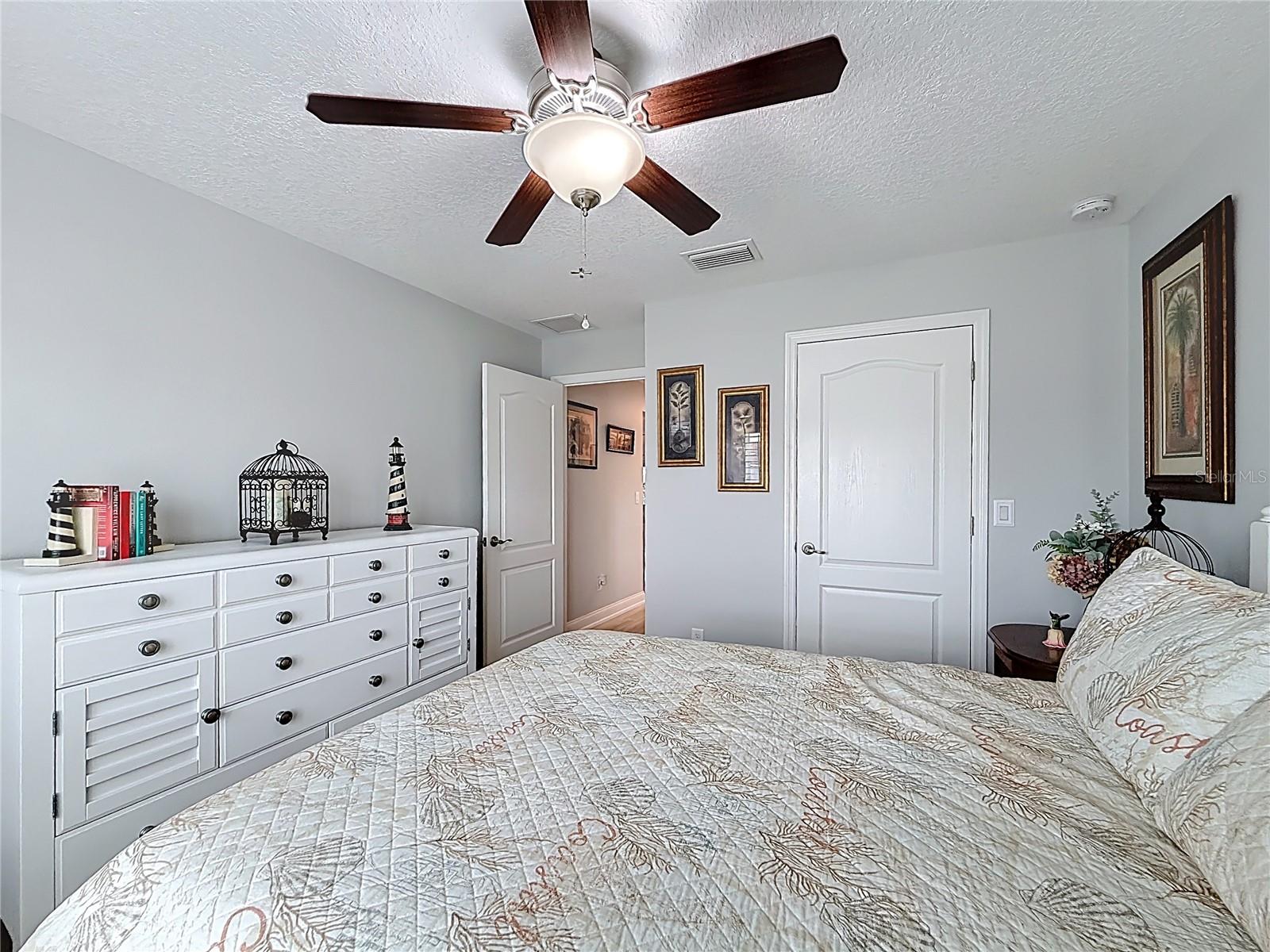 MEADOW GLENN UN #1 - Residential