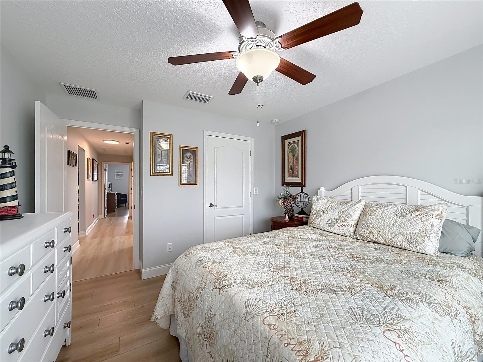 MEADOW GLENN UN #1 - Residential