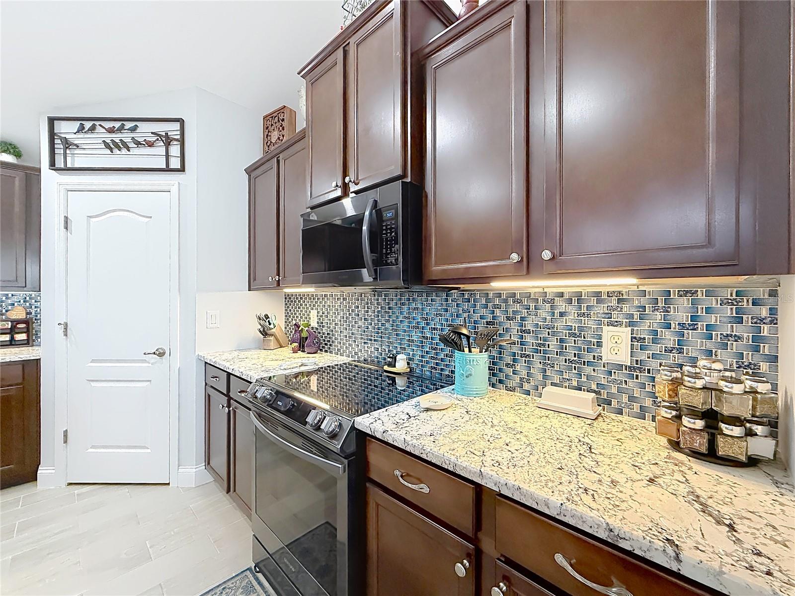 MEADOW GLENN UN #1 - Residential