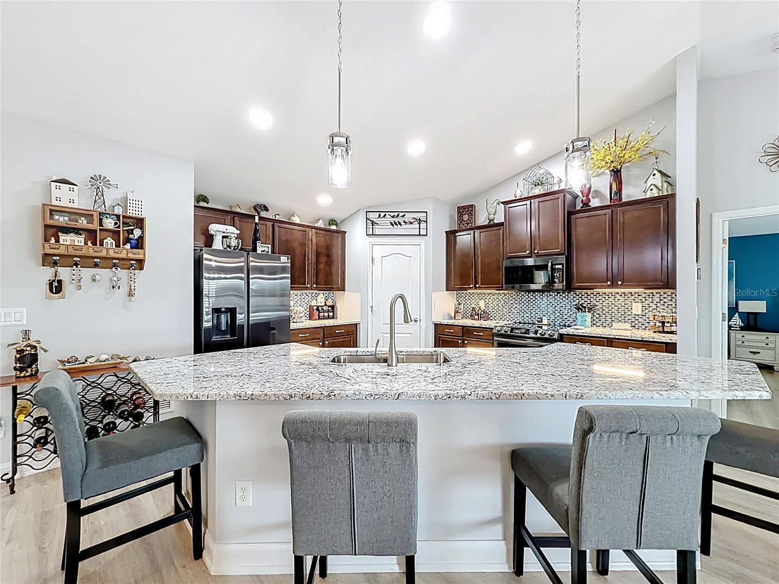 MEADOW GLENN UN #1 - Residential