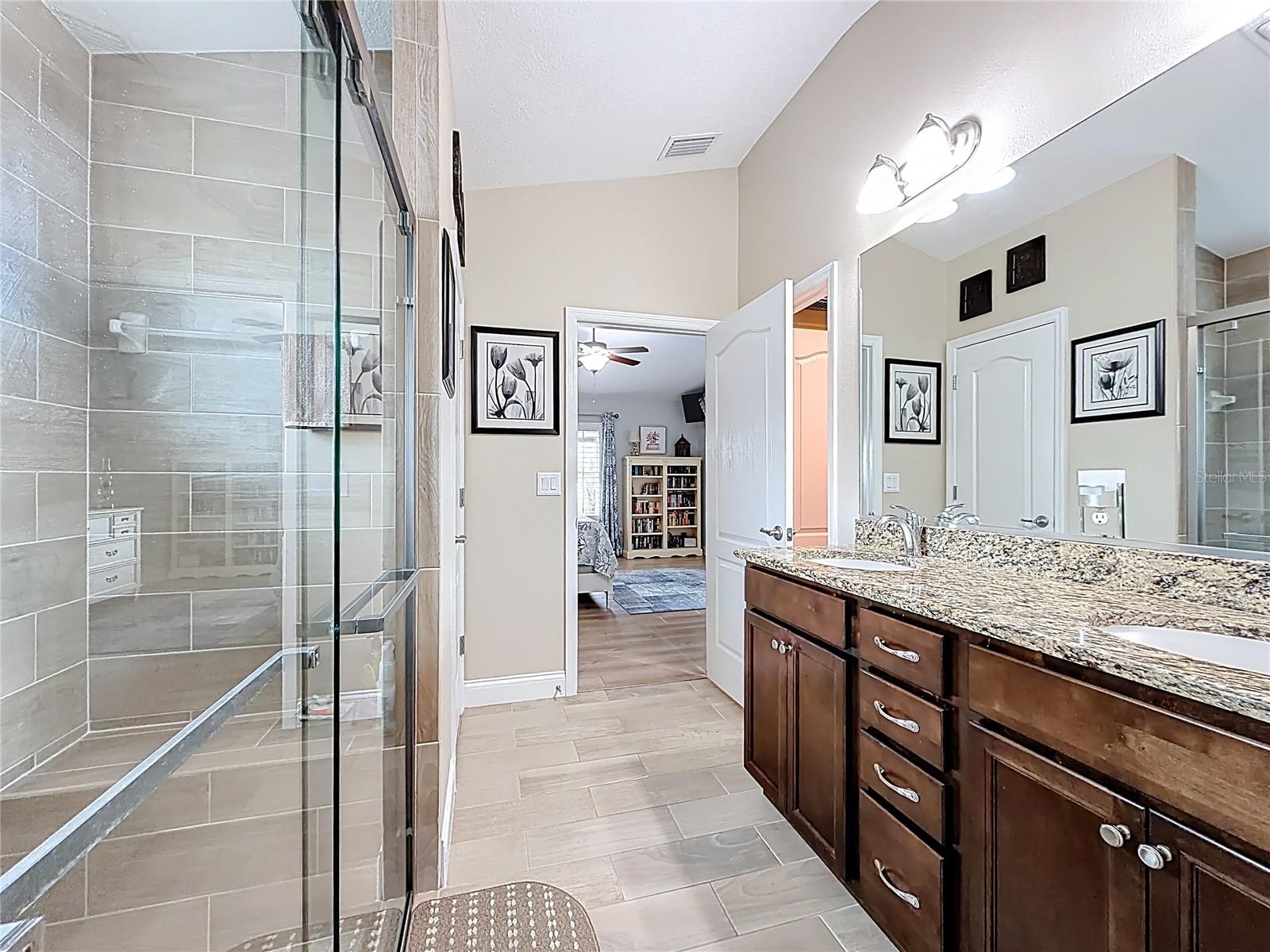 MEADOW GLENN UN #1 - Residential