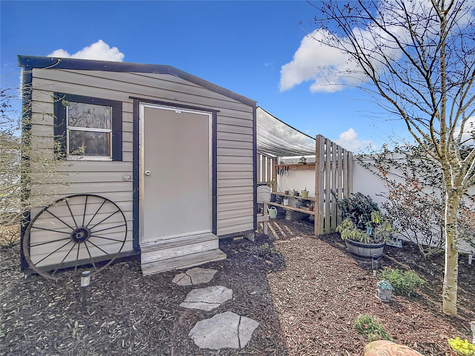 MEADOW GLENN UN #1 - Residential