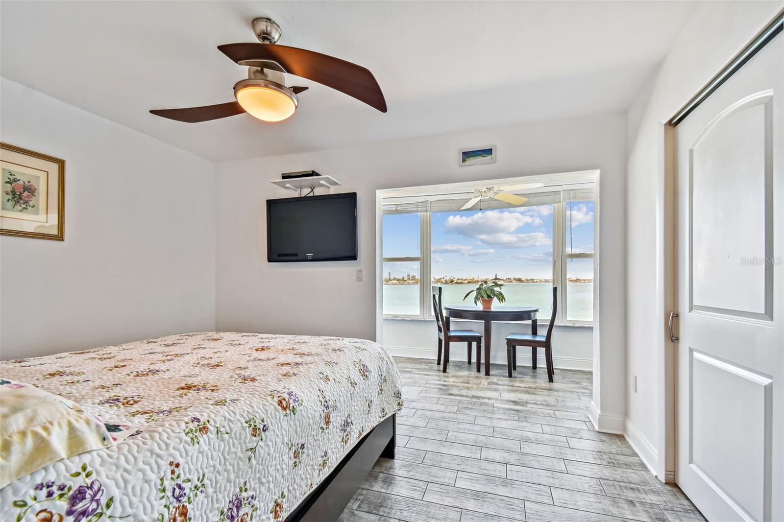 CAPRI ISLE GARDEN - Residential
