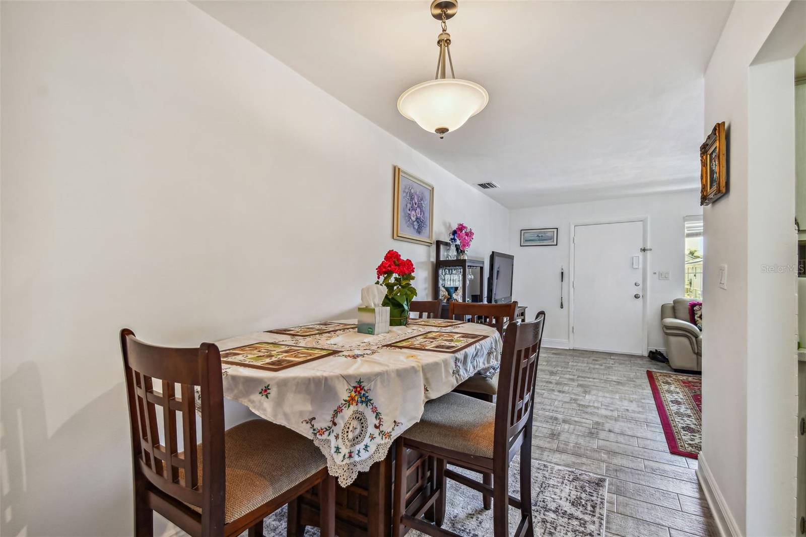 CAPRI ISLE GARDEN - Residential