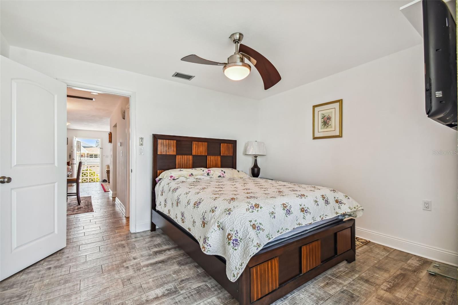 CAPRI ISLE GARDEN - Residential