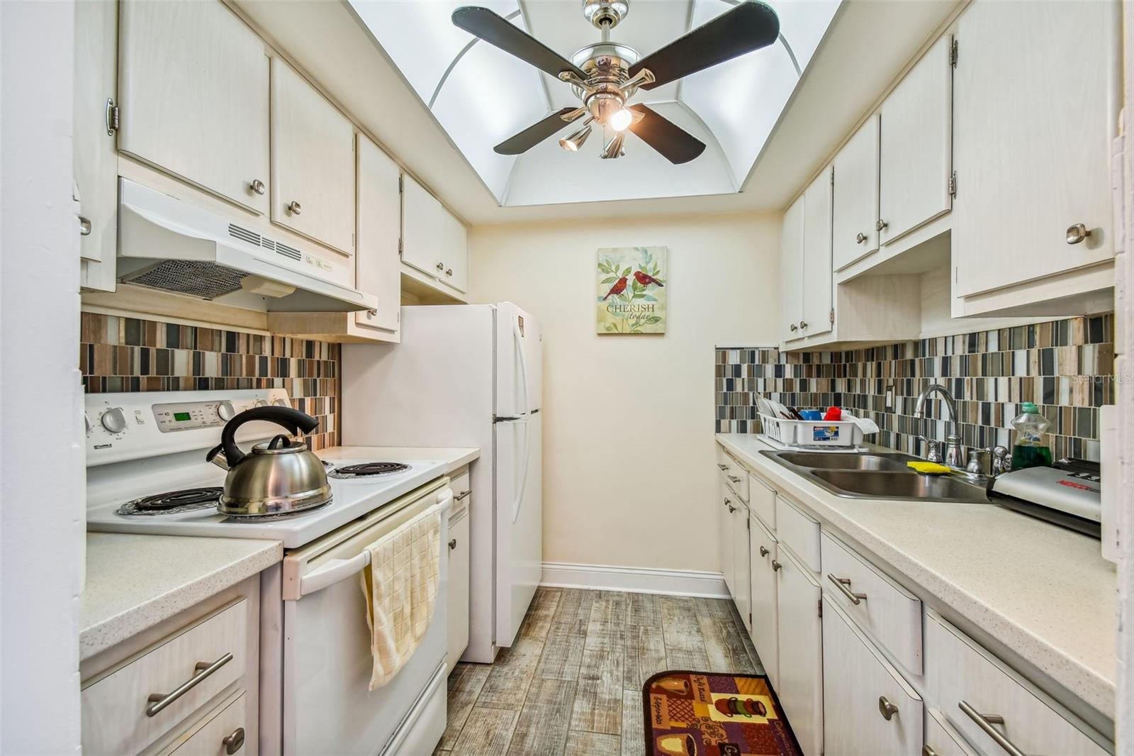 CAPRI ISLE GARDEN - Residential