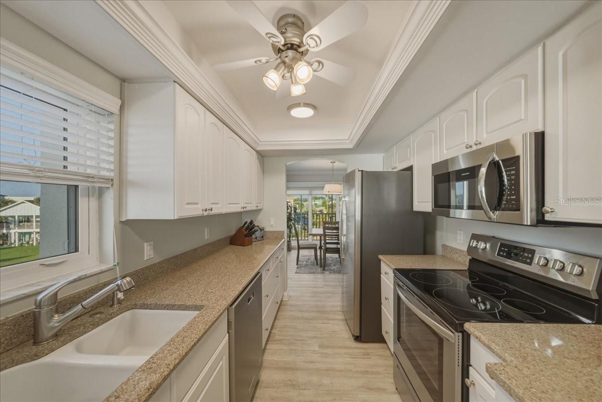 VENICE SANDS - Residential