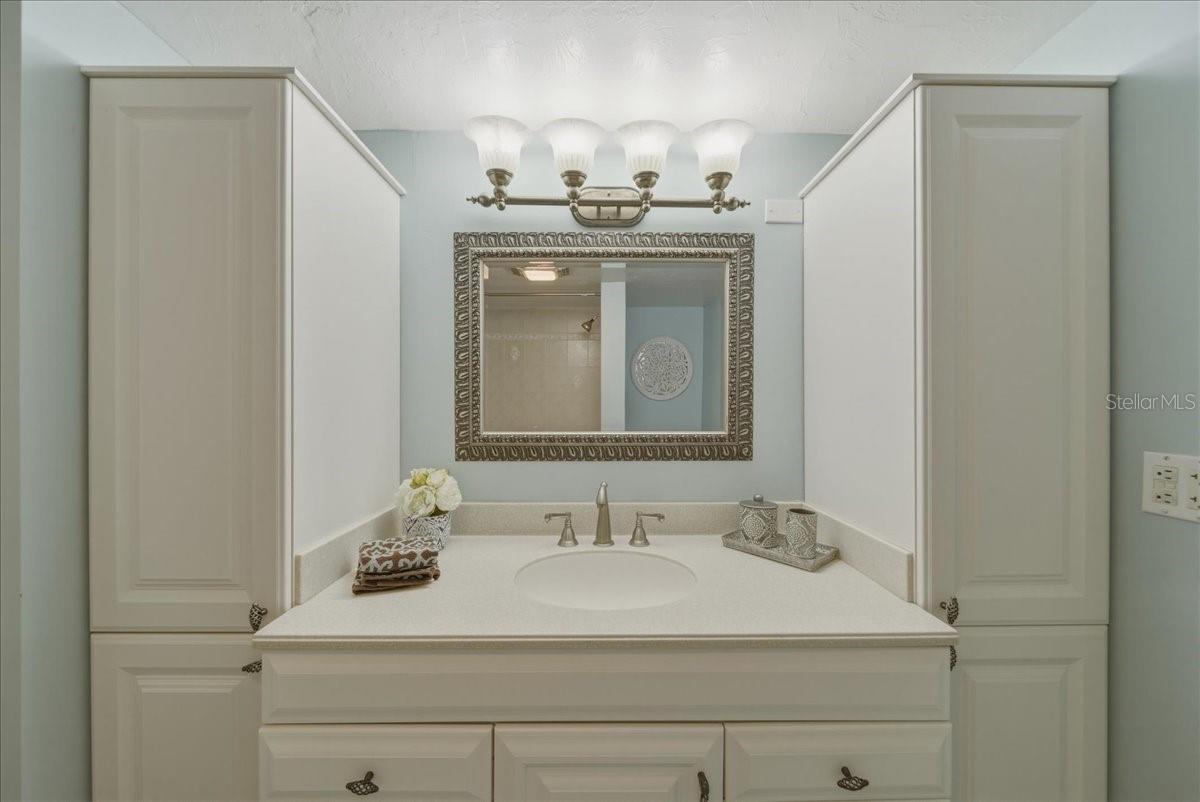 VENICE SANDS - Residential